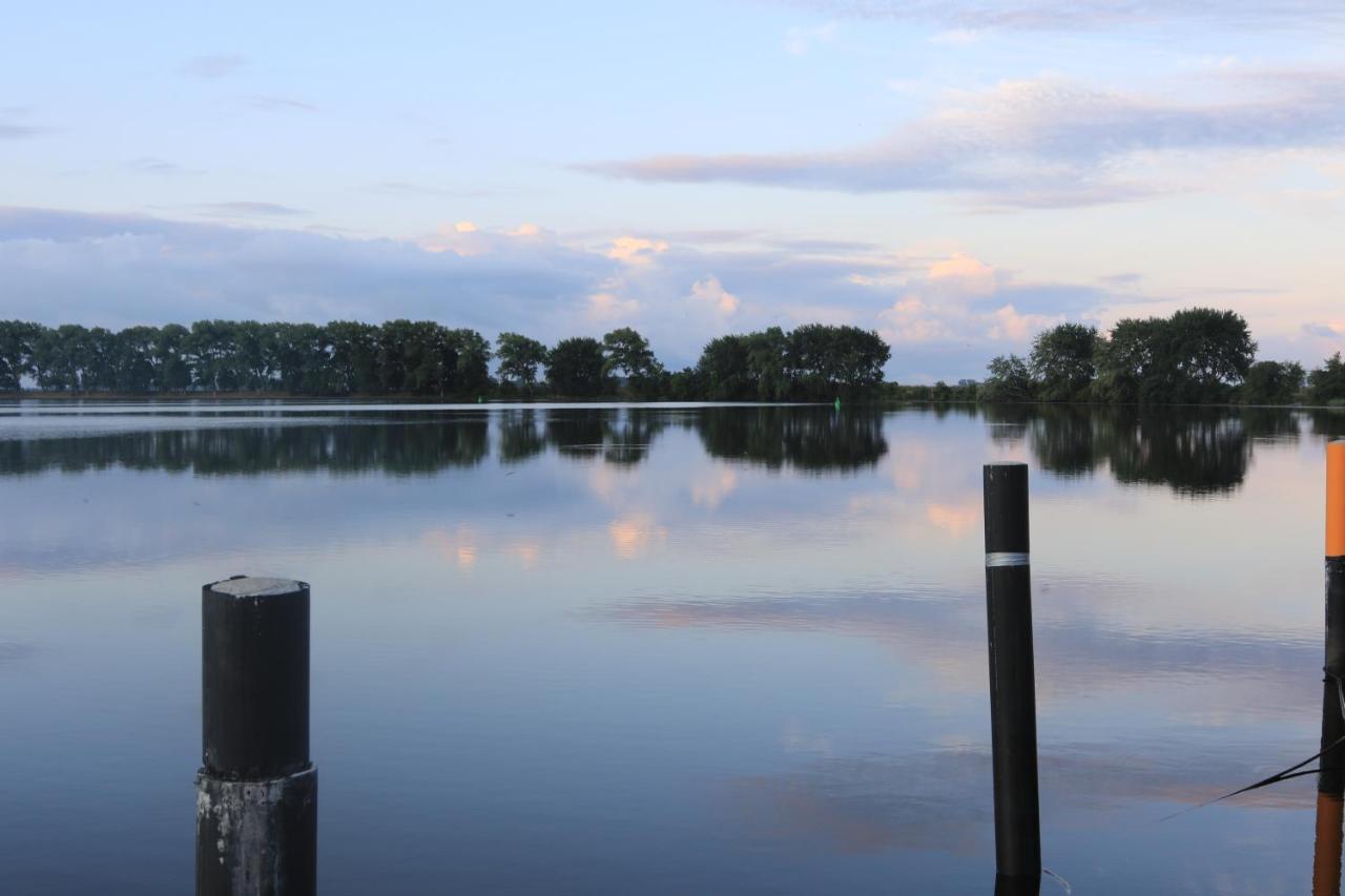 Ferienpark Suederstapel - Eiderlodge 3 Bagian luar foto