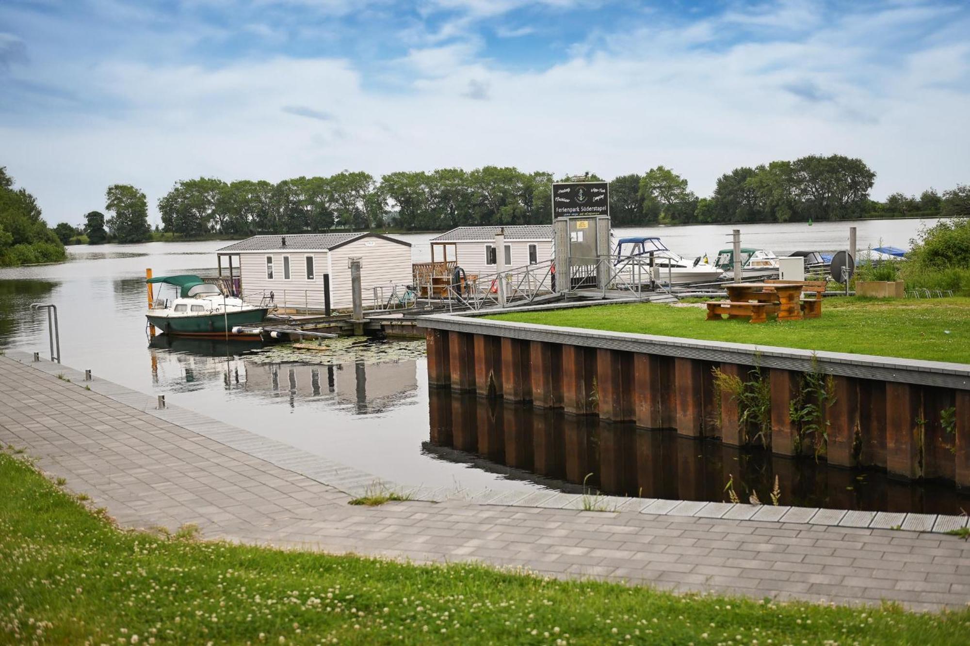 Ferienpark Suederstapel - Eiderlodge 3 Bagian luar foto