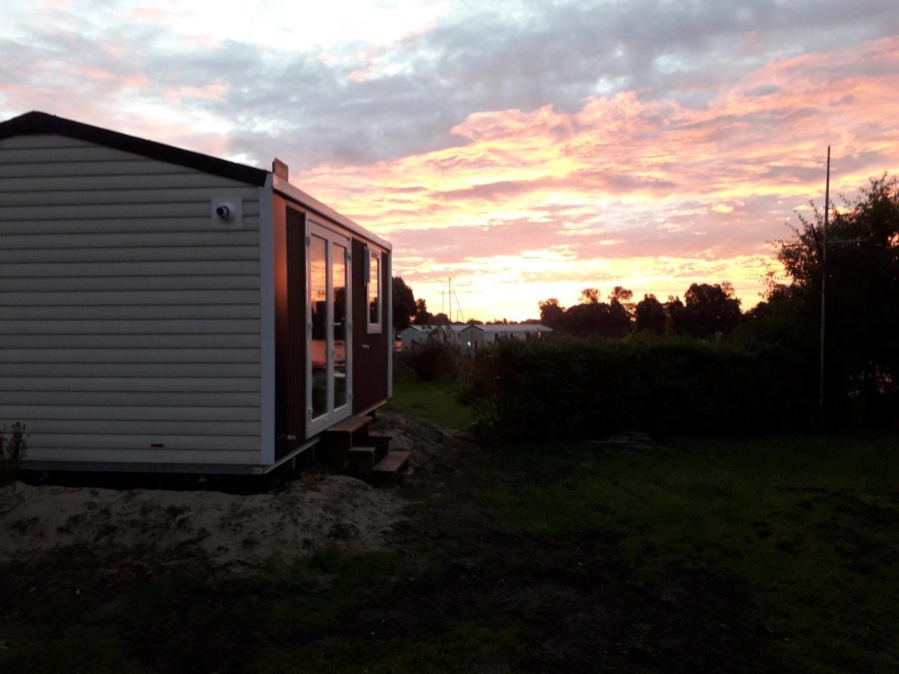 Ferienpark Suederstapel - Eiderlodge 3 Bagian luar foto